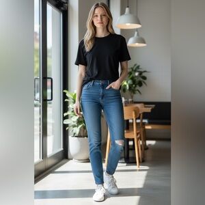 Levi’s 710 Skinny Jeans - Medium Wash with Distressed Knees